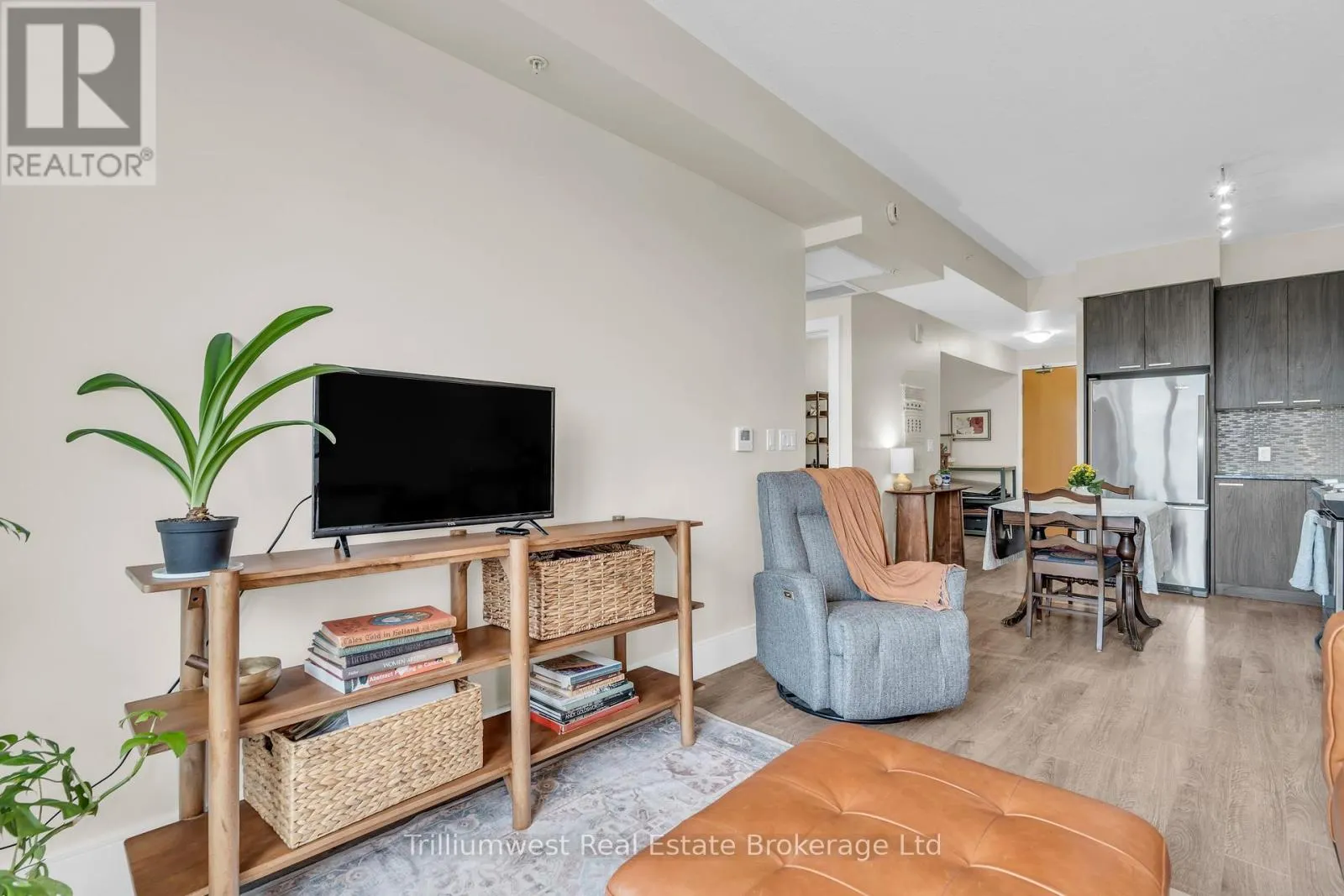 412 - 155 ST LEGER STREET, #412