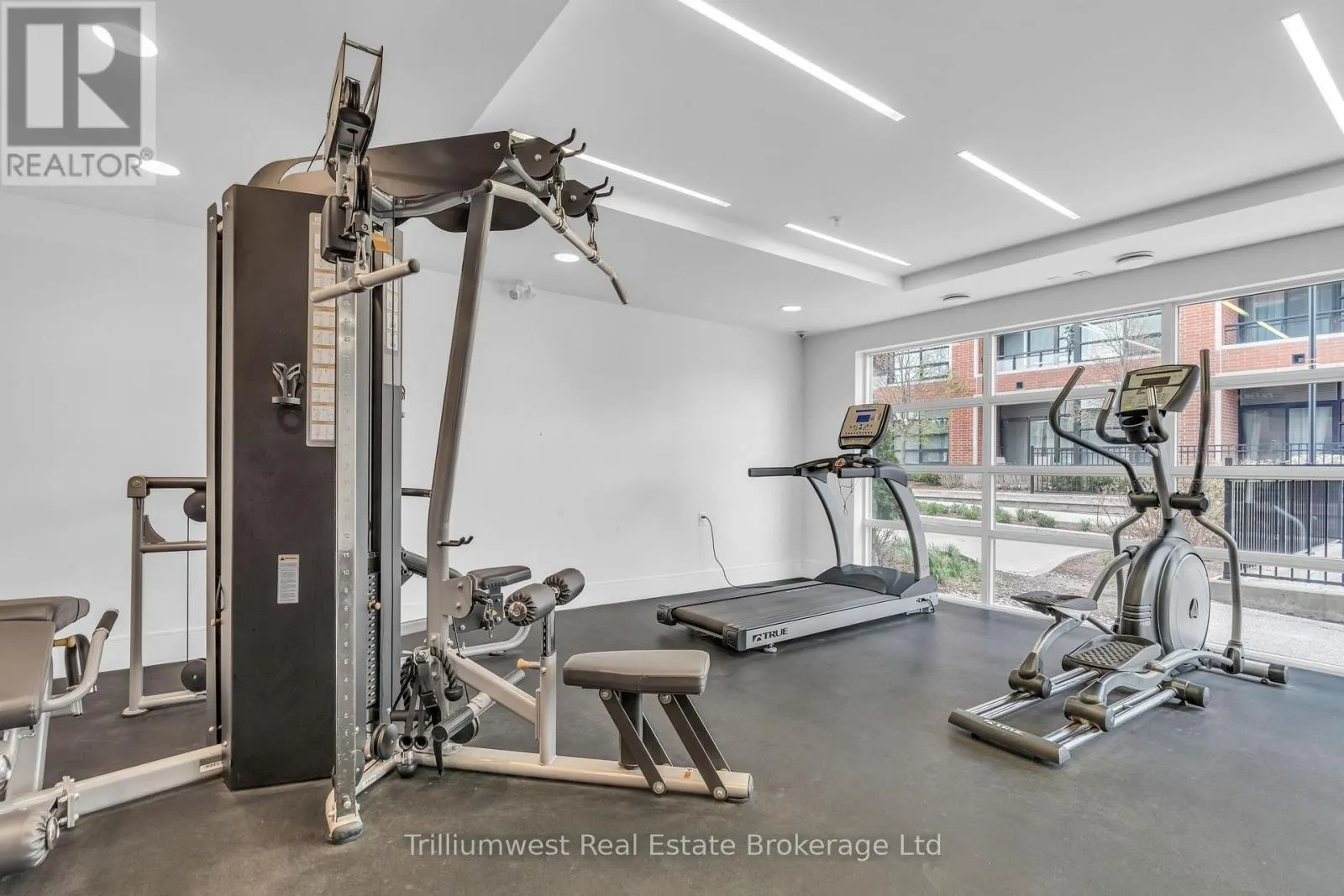 412 - 155 ST LEGER STREET, #412