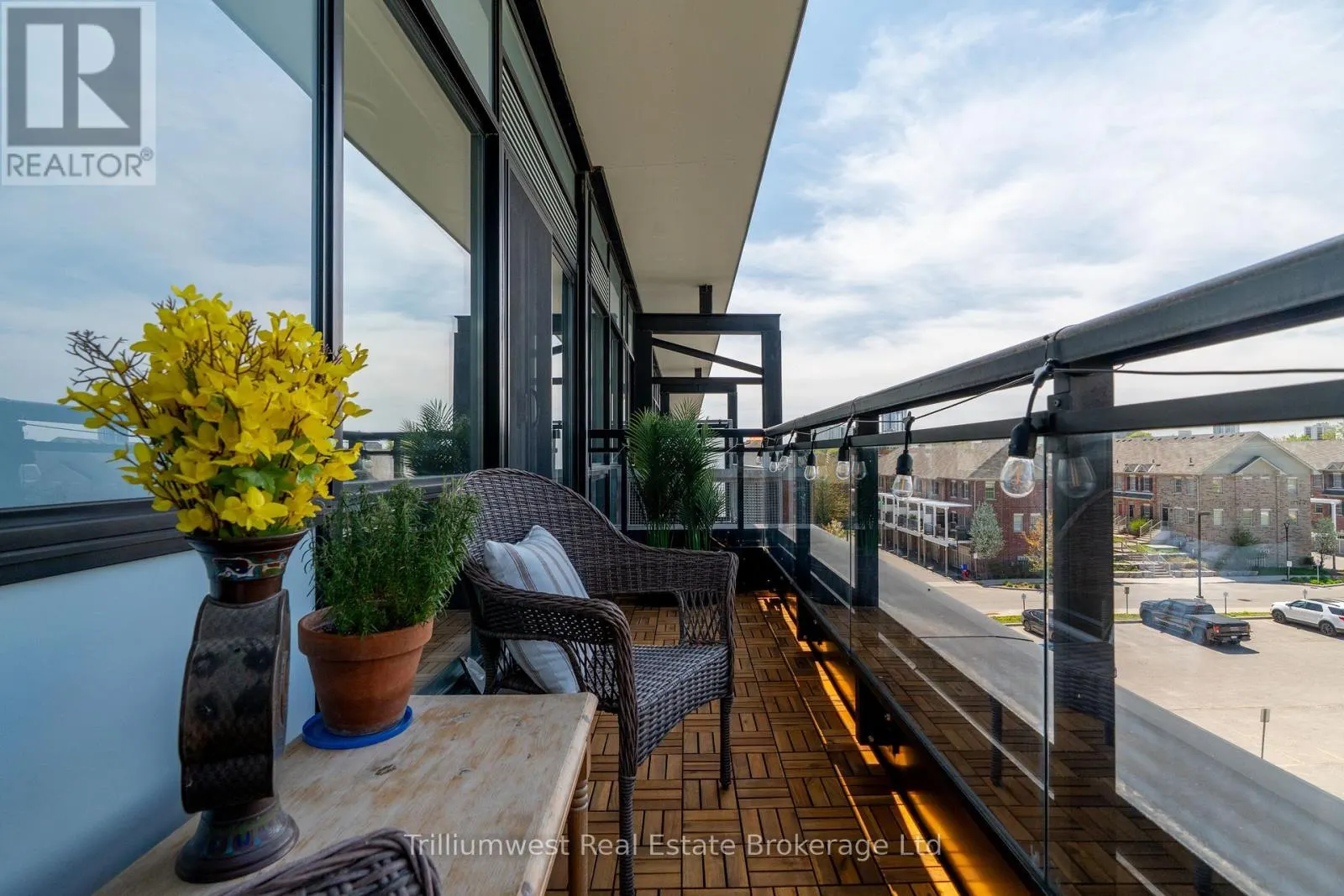 412 - 155 ST LEGER STREET, #412