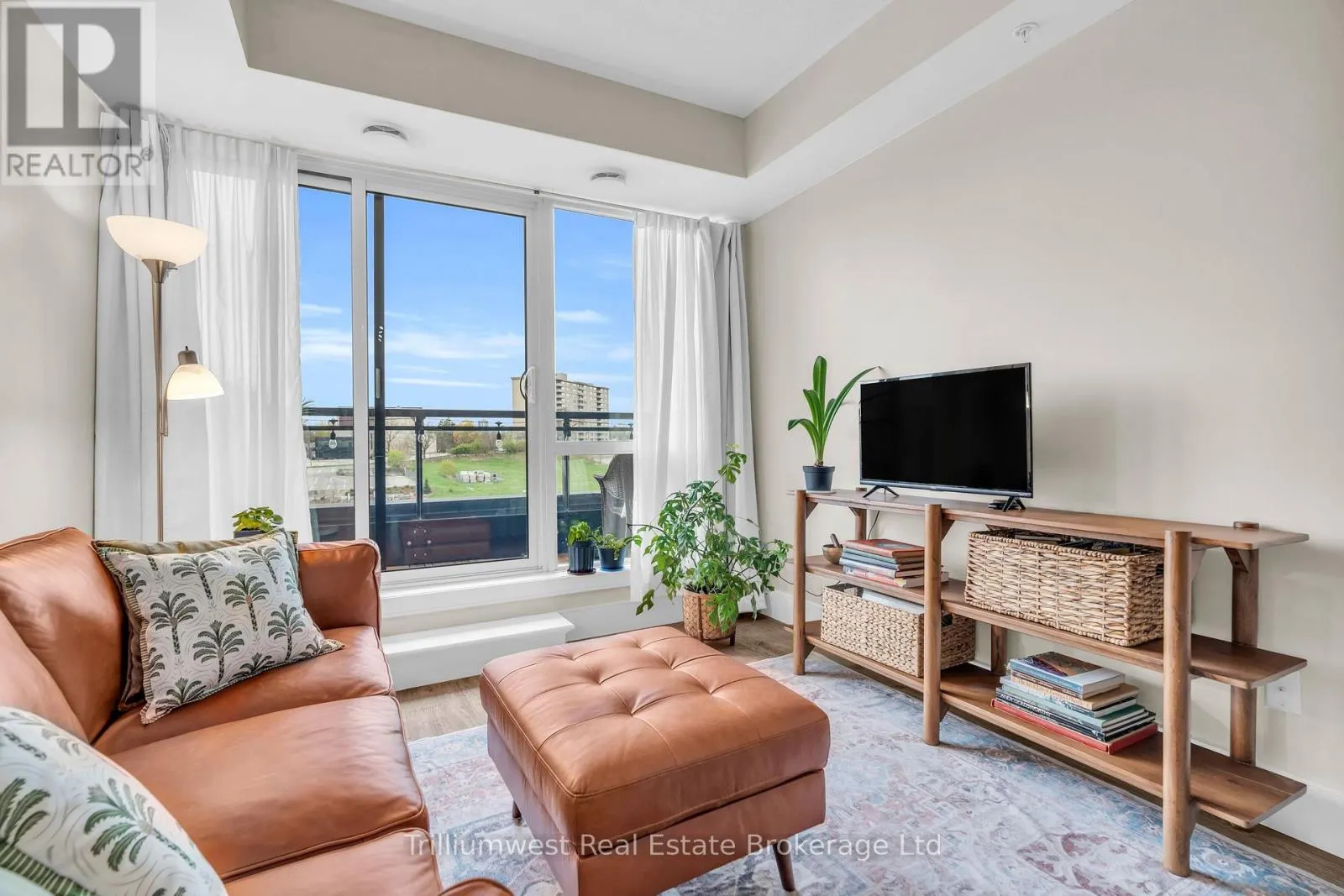 412 - 155 ST LEGER STREET, #412