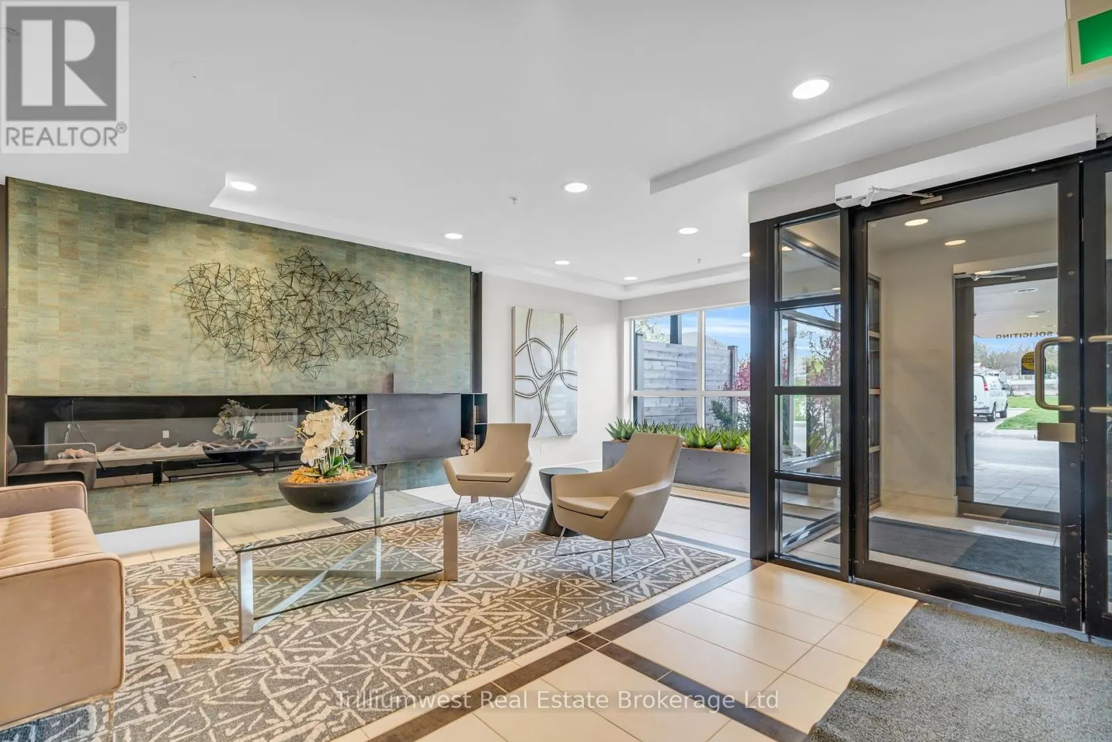 412 - 155 ST LEGER STREET, #412