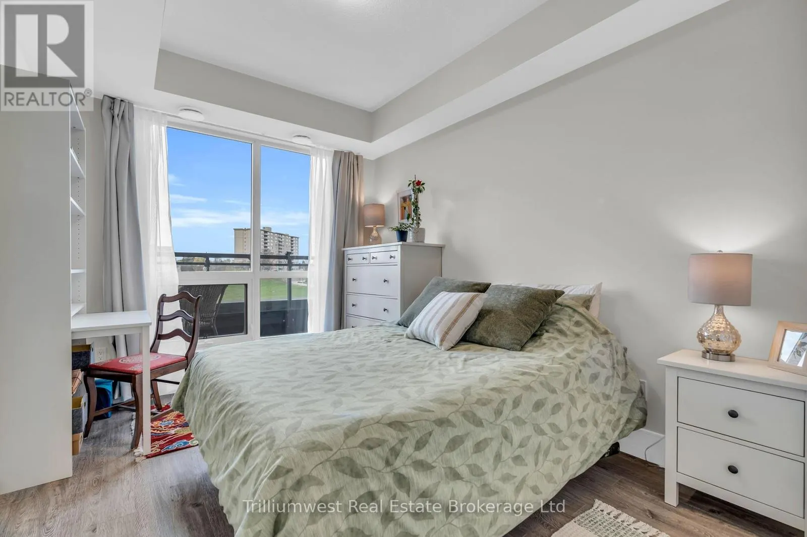 412 - 155 ST LEGER STREET, #412