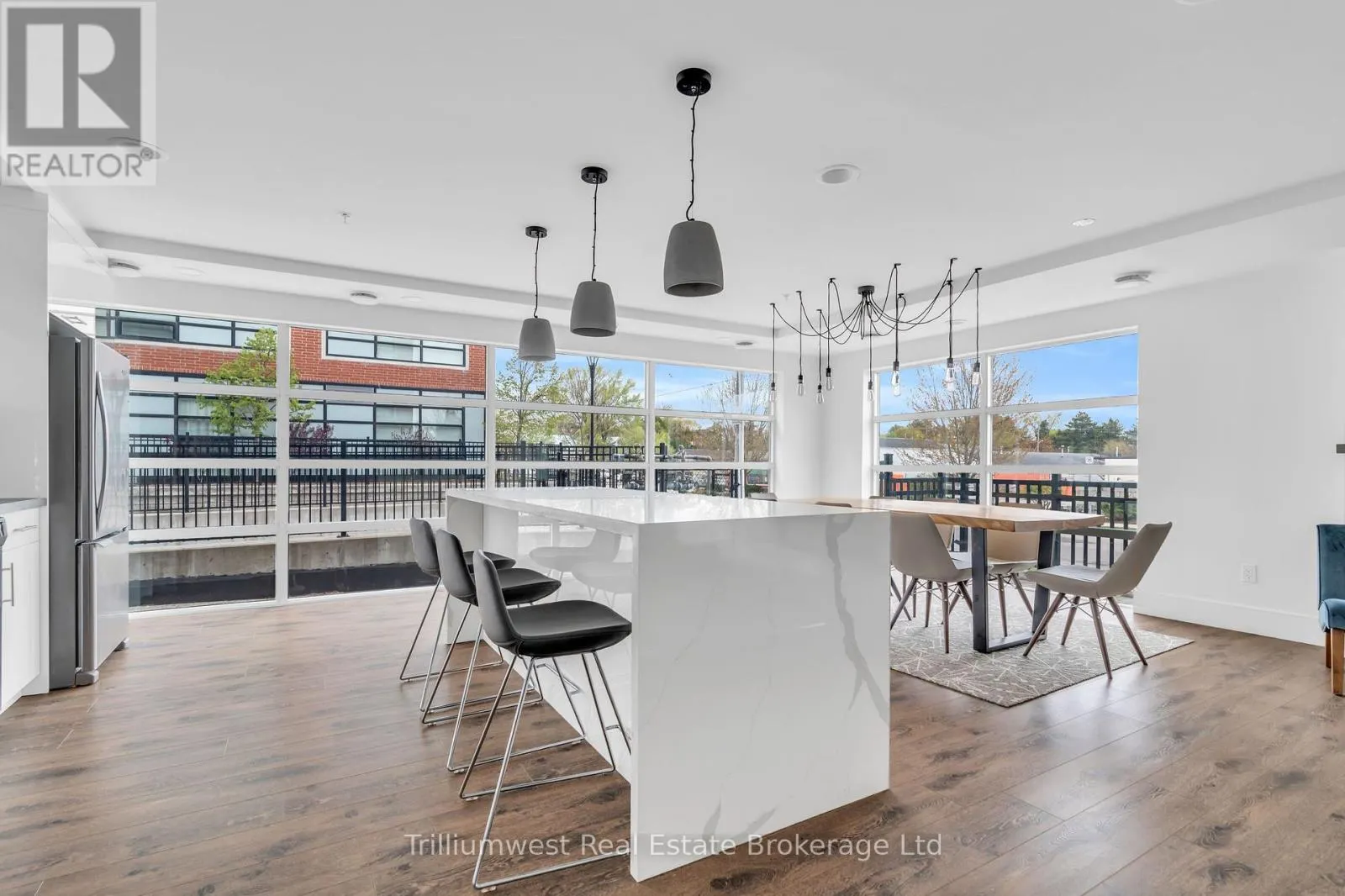 412 - 155 ST LEGER STREET, #412