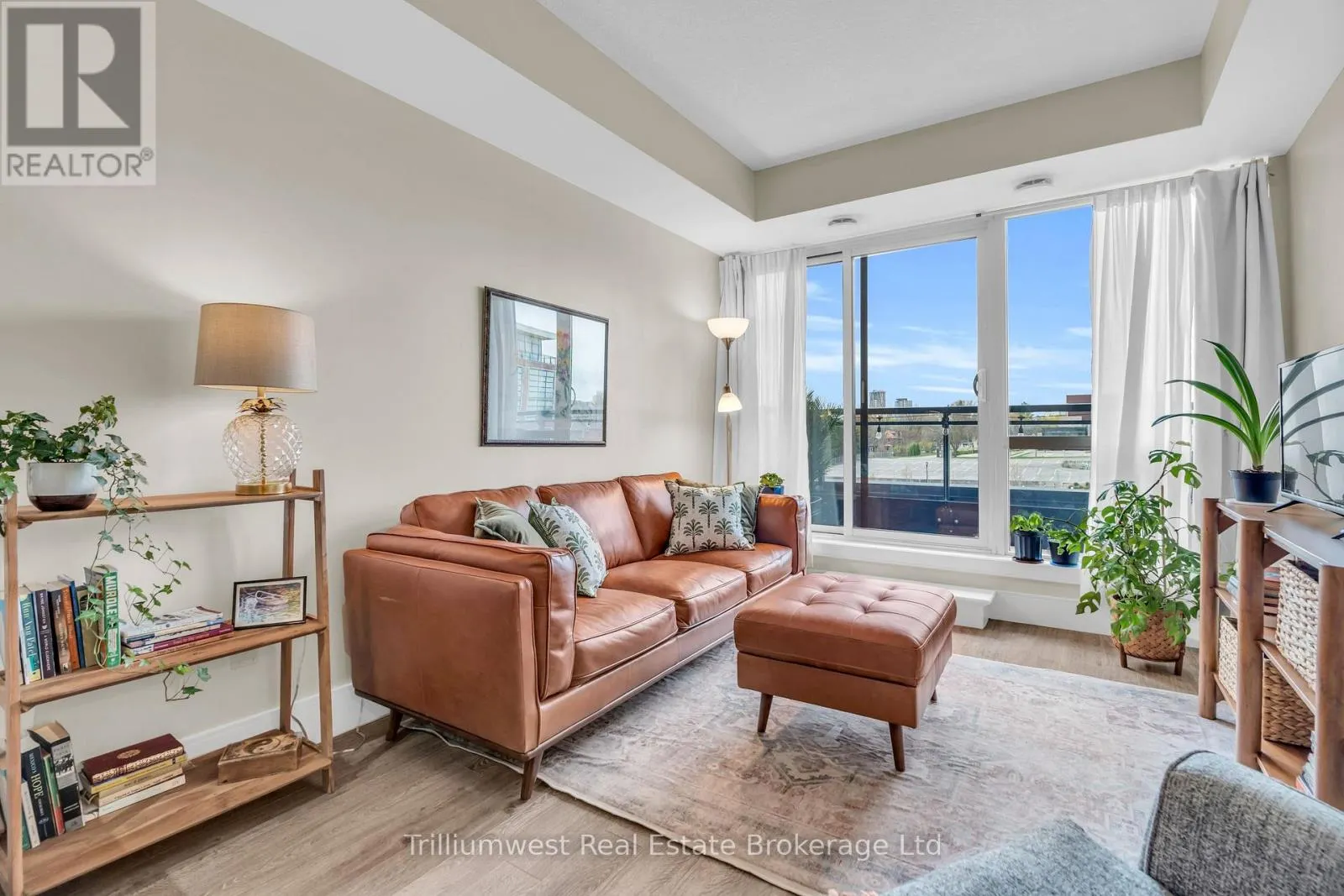 412 - 155 ST LEGER STREET, #412