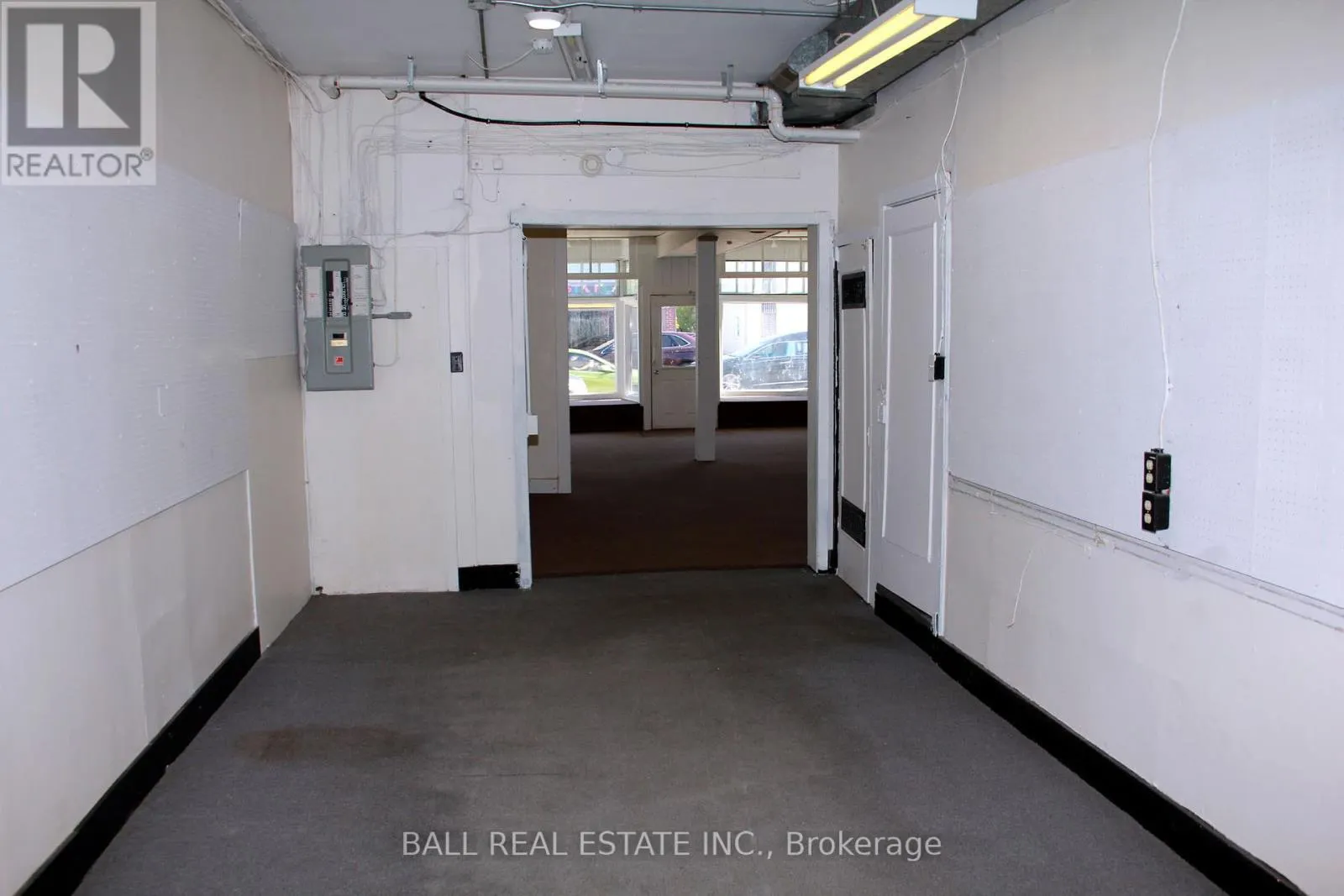 34 HASTINGS STREET N