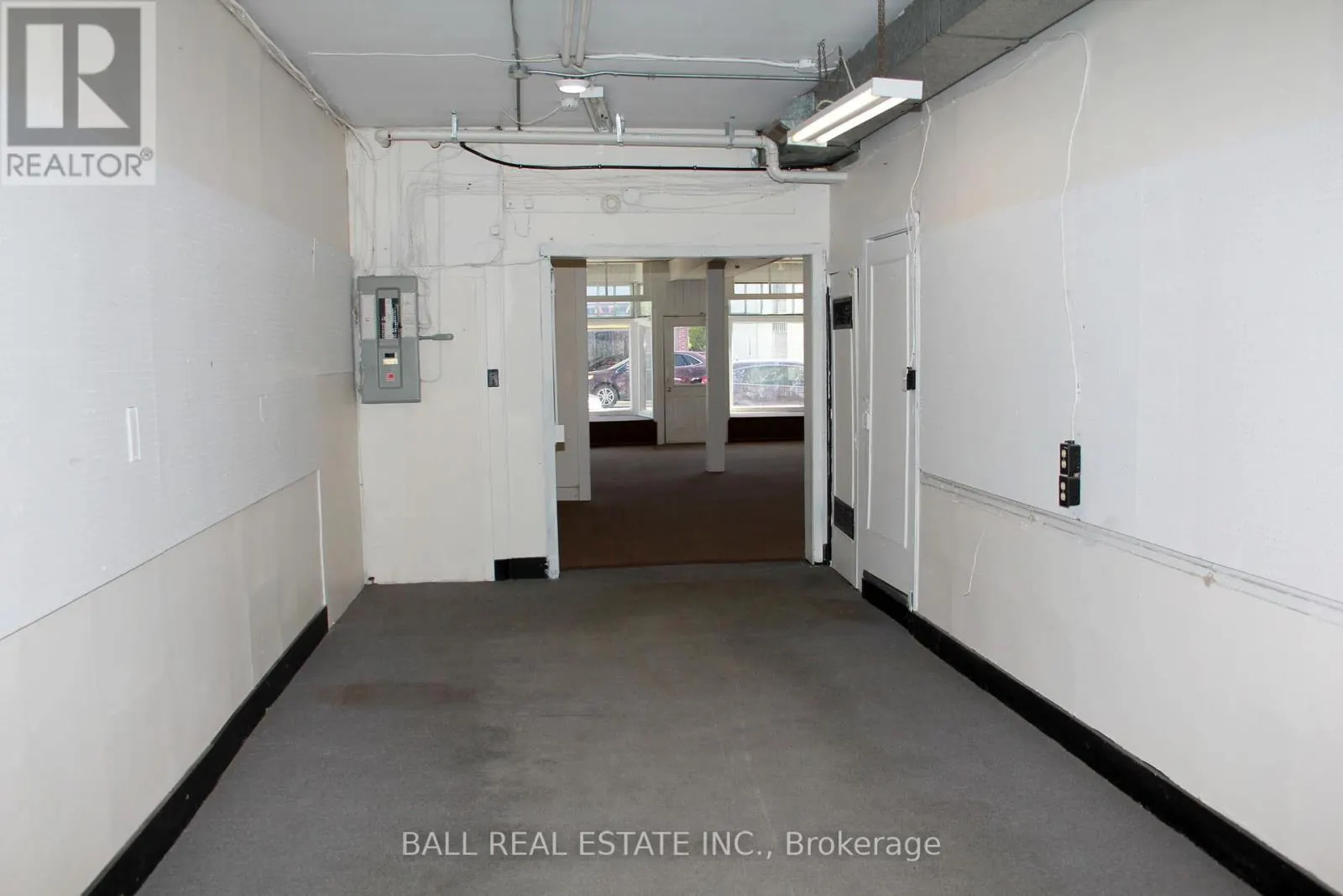 34 HASTINGS STREET N