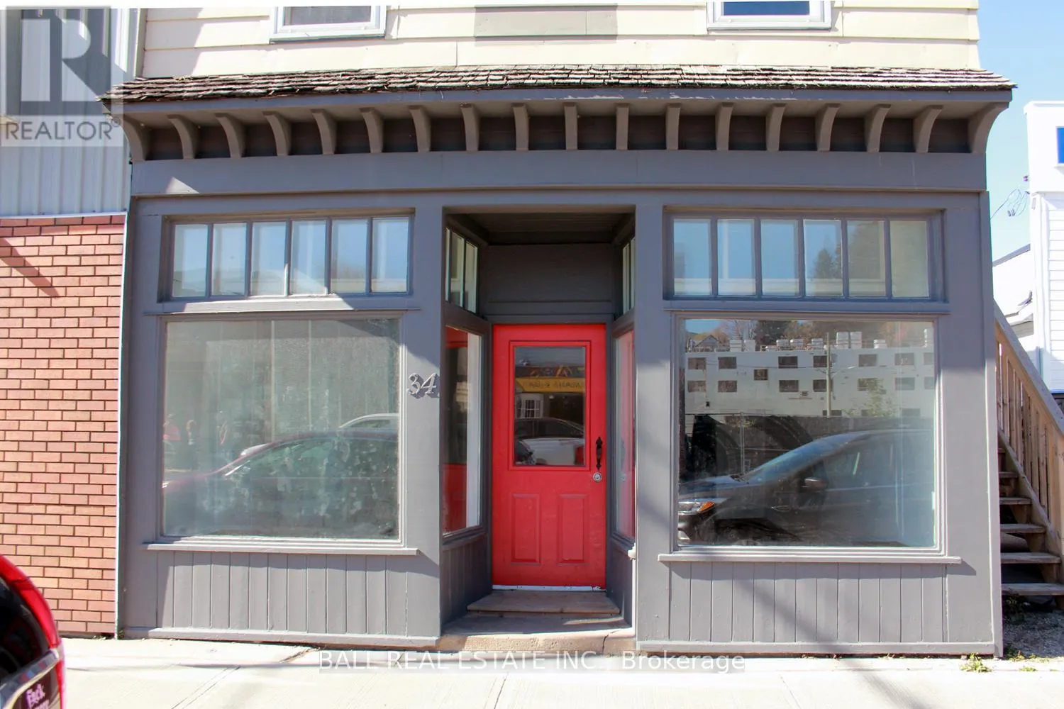 34 HASTINGS STREET N