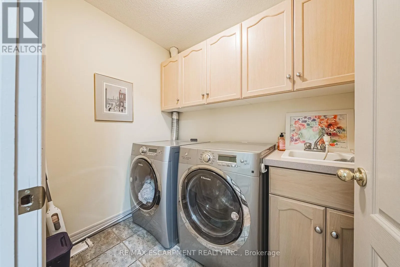 6 - 85 EDGEWATER DRIVE