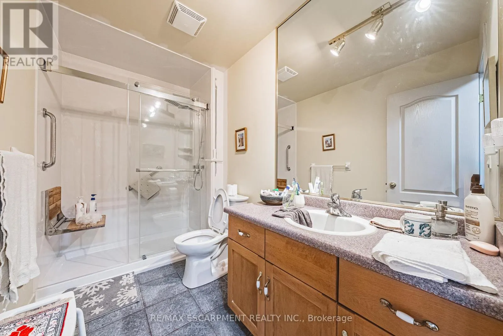 6 - 85 EDGEWATER DRIVE
