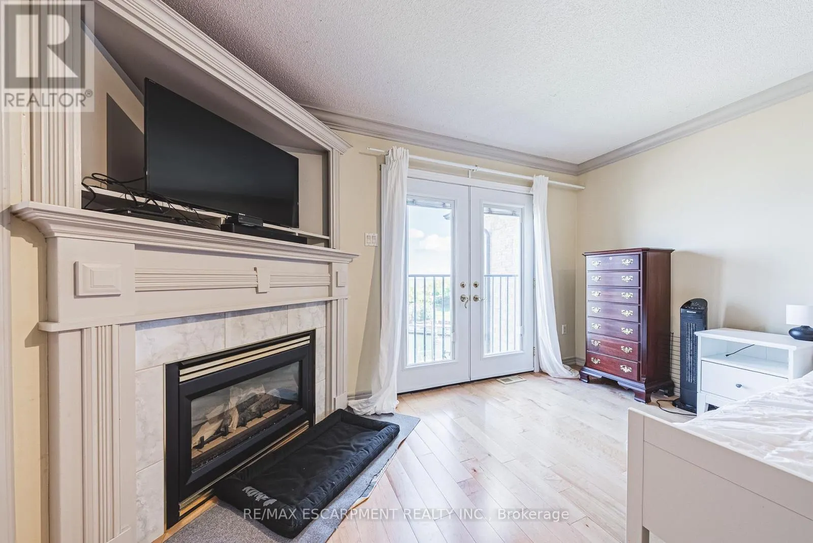 6 - 85 EDGEWATER DRIVE