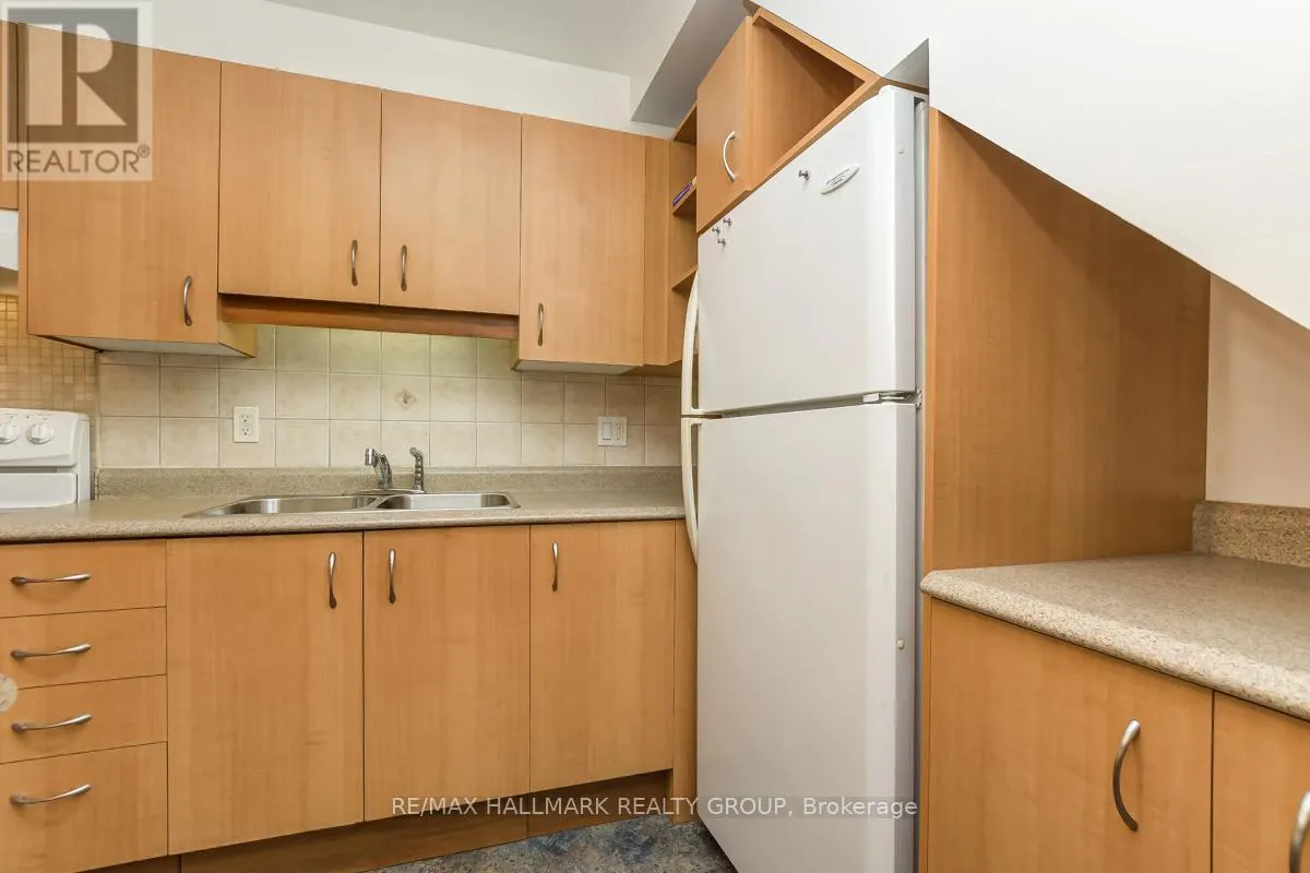 7 - 403 MONTFORT STREET