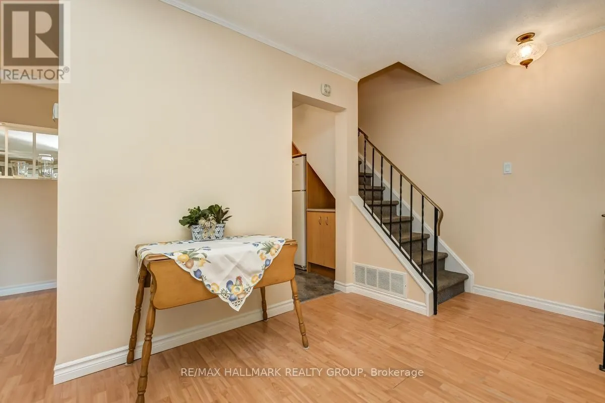 7 - 403 MONTFORT STREET