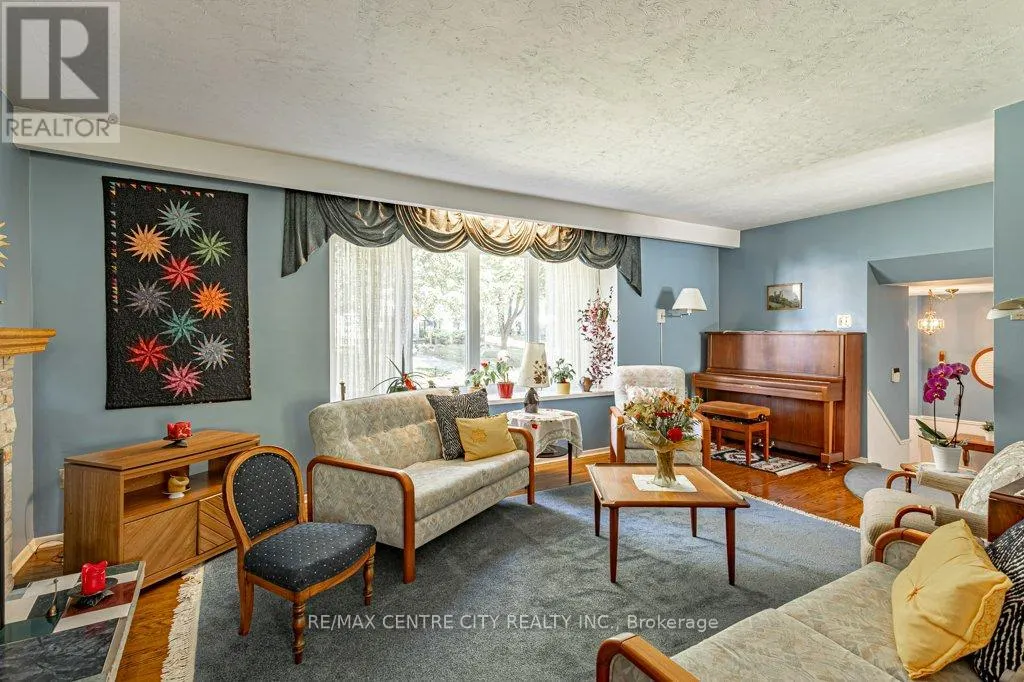 1411 ERINDALE CRESCENT