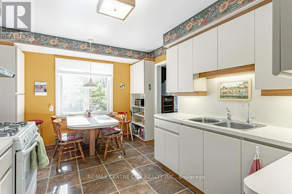 1411 ERINDALE CRESCENT