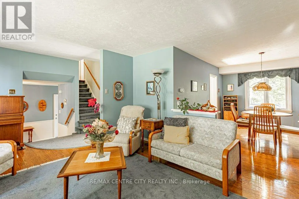 1411 ERINDALE CRESCENT