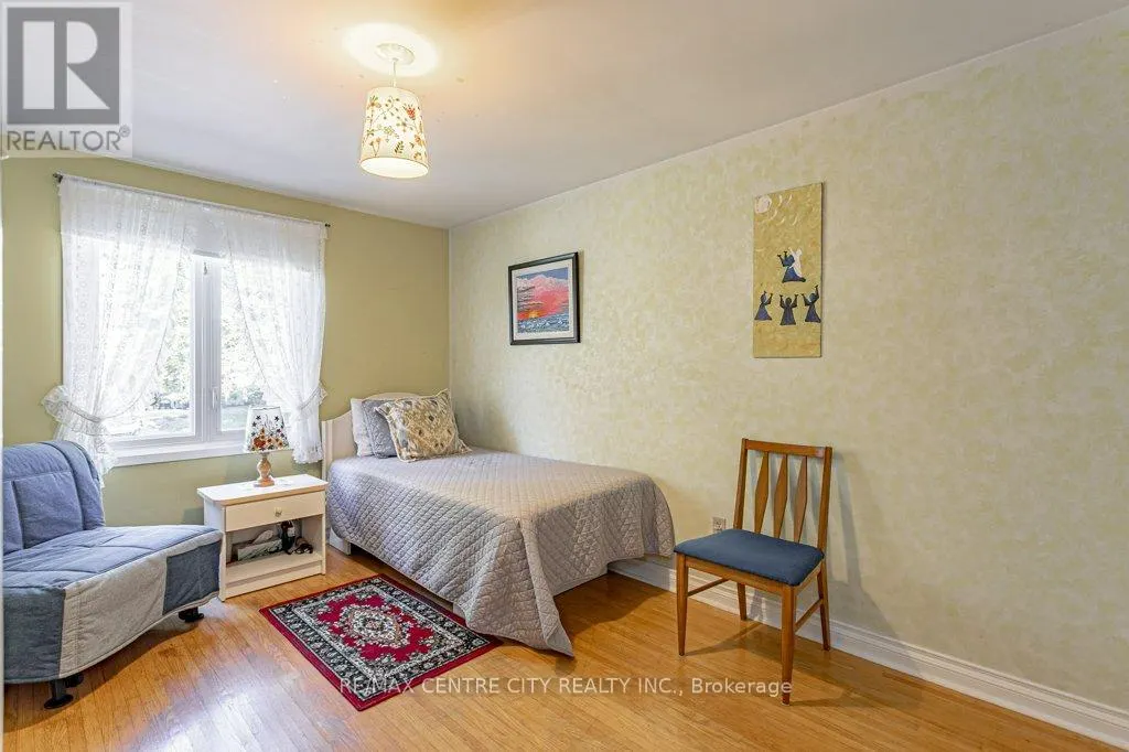 1411 ERINDALE CRESCENT
