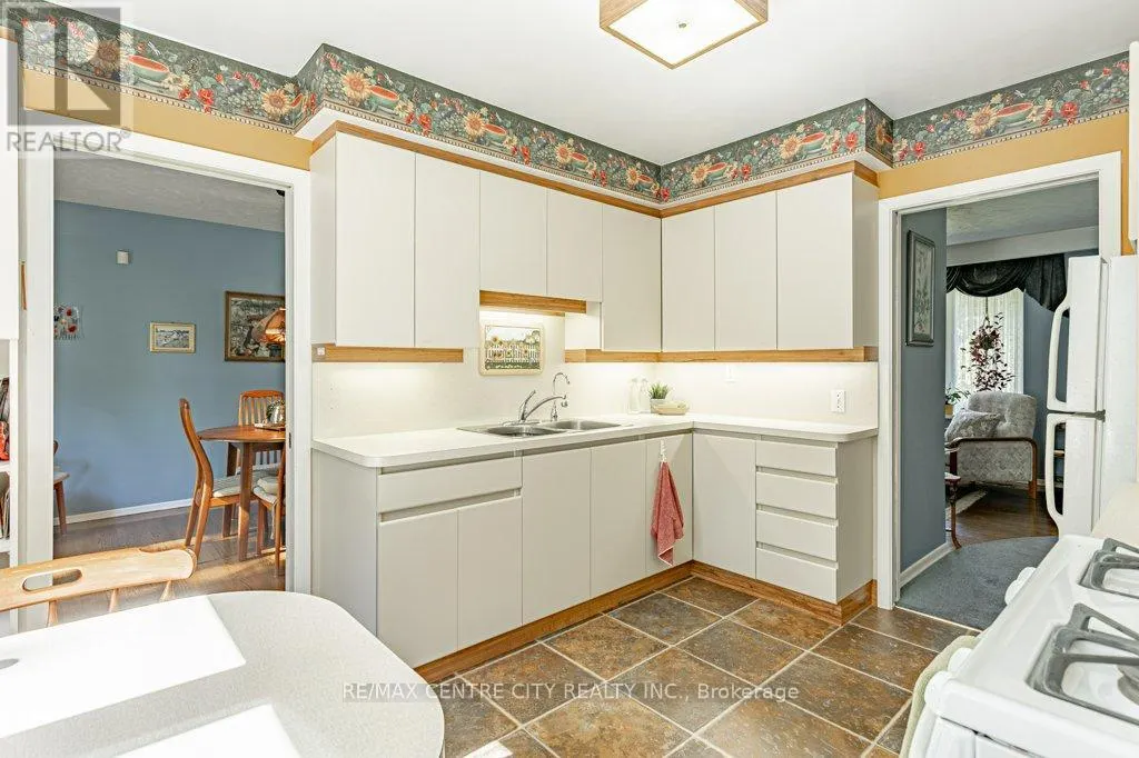 1411 ERINDALE CRESCENT