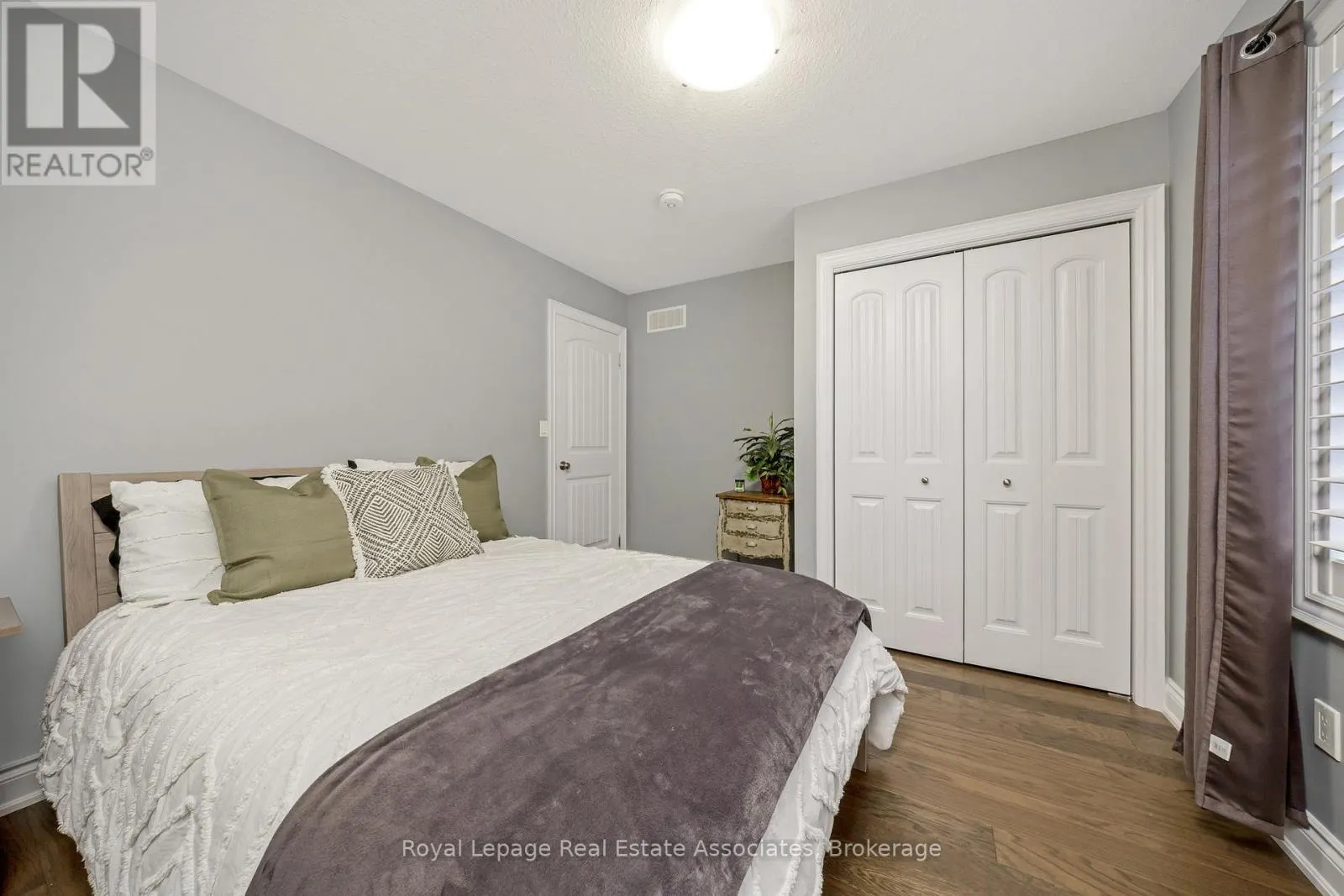 25 CHESTNUT DRIVE