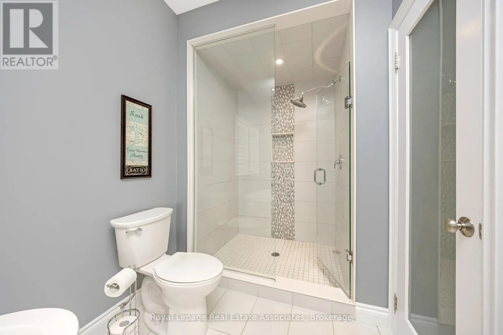 25 CHESTNUT DRIVE