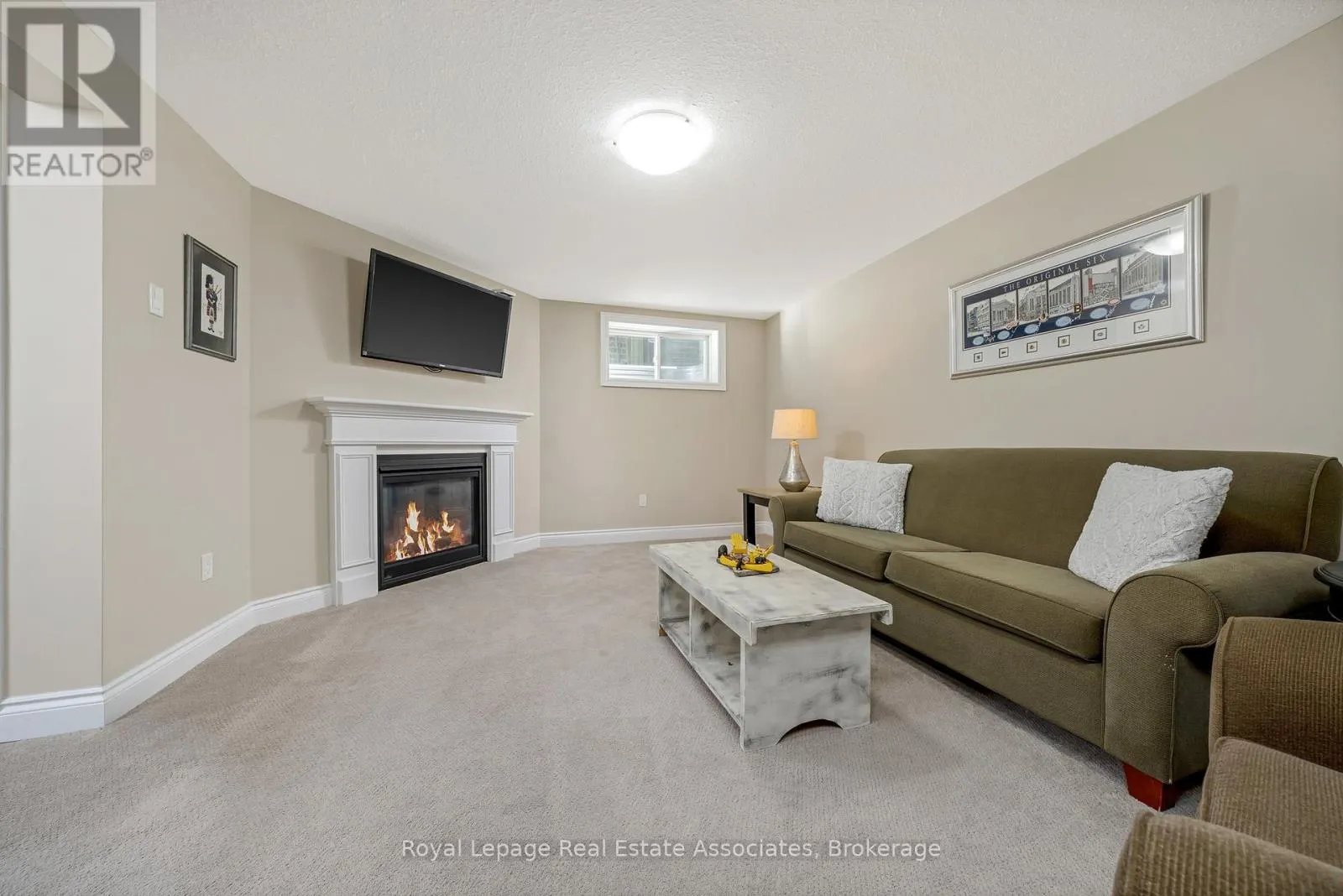 25 CHESTNUT DRIVE
