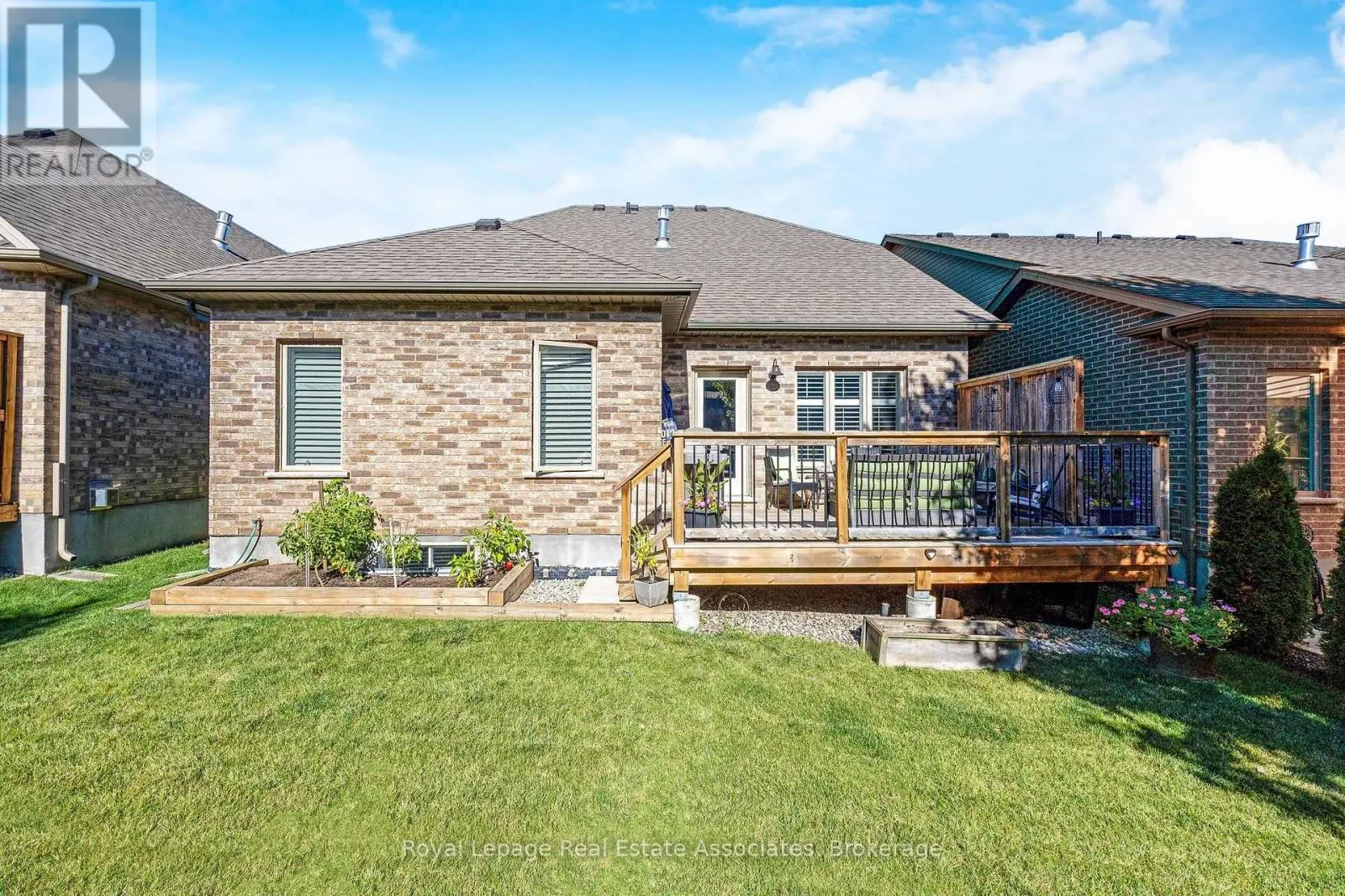 25 CHESTNUT DRIVE