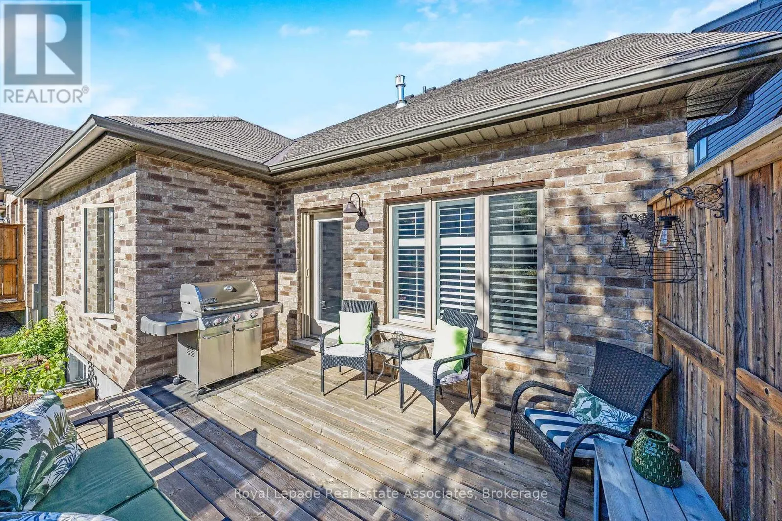 25 CHESTNUT DRIVE