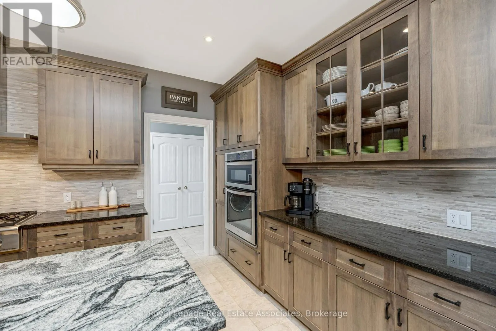 25 CHESTNUT DRIVE