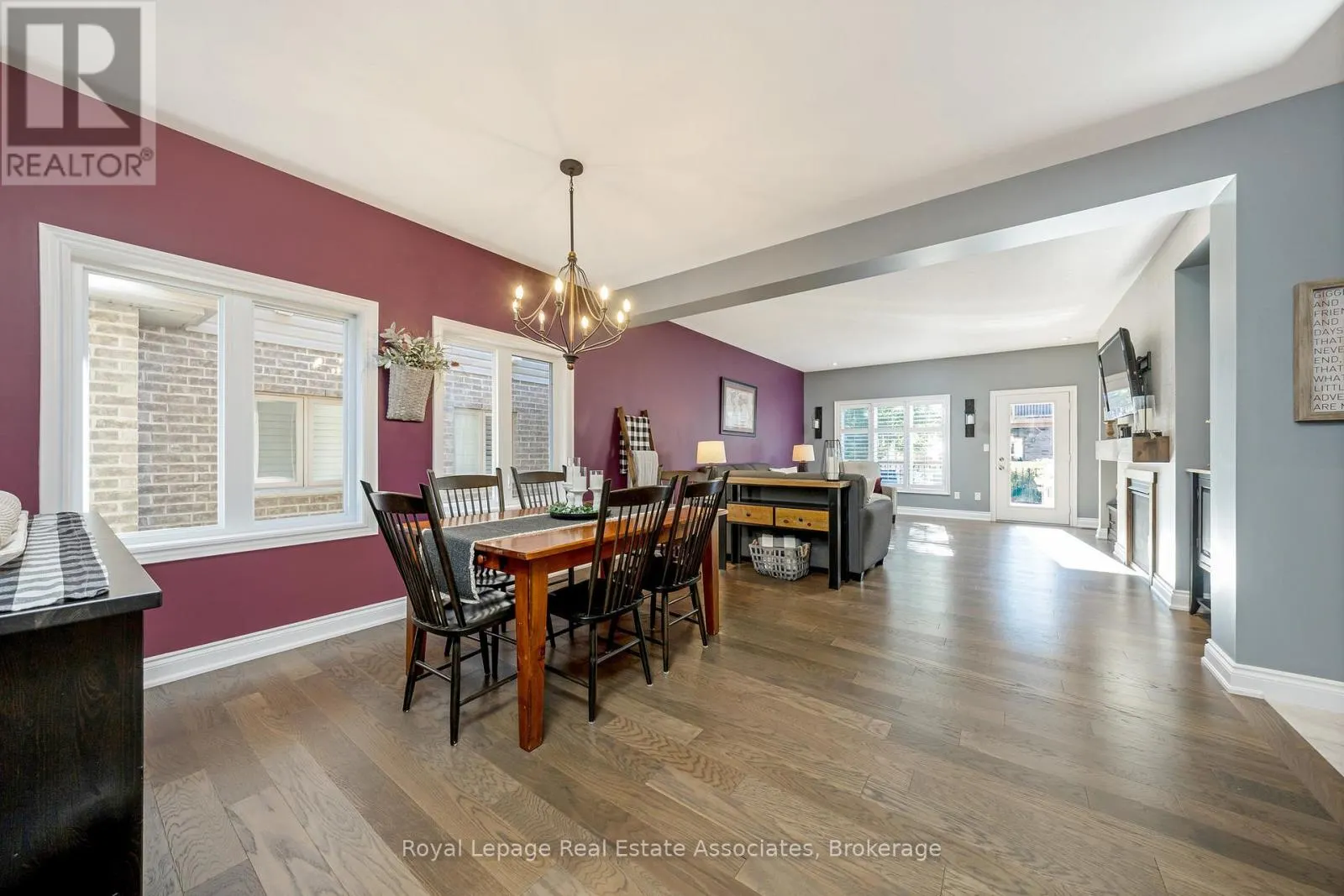 25 CHESTNUT DRIVE