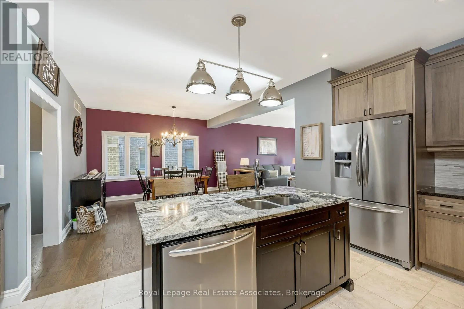 25 CHESTNUT DRIVE
