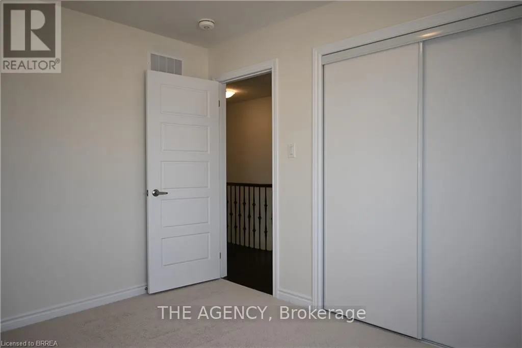 1 BEE CRESCENT