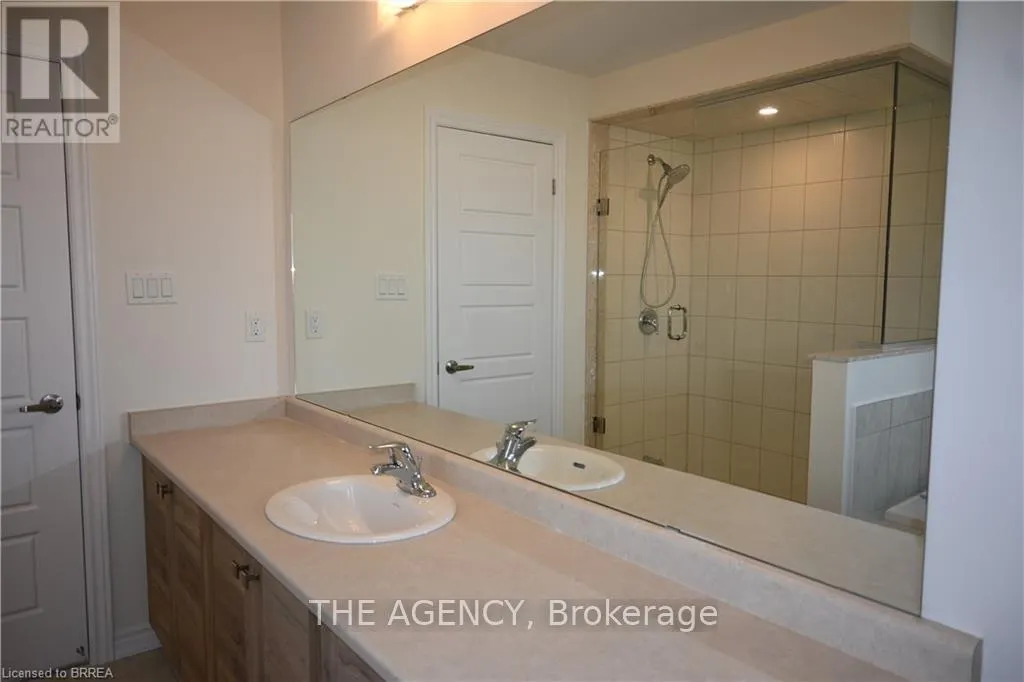 1 BEE CRESCENT