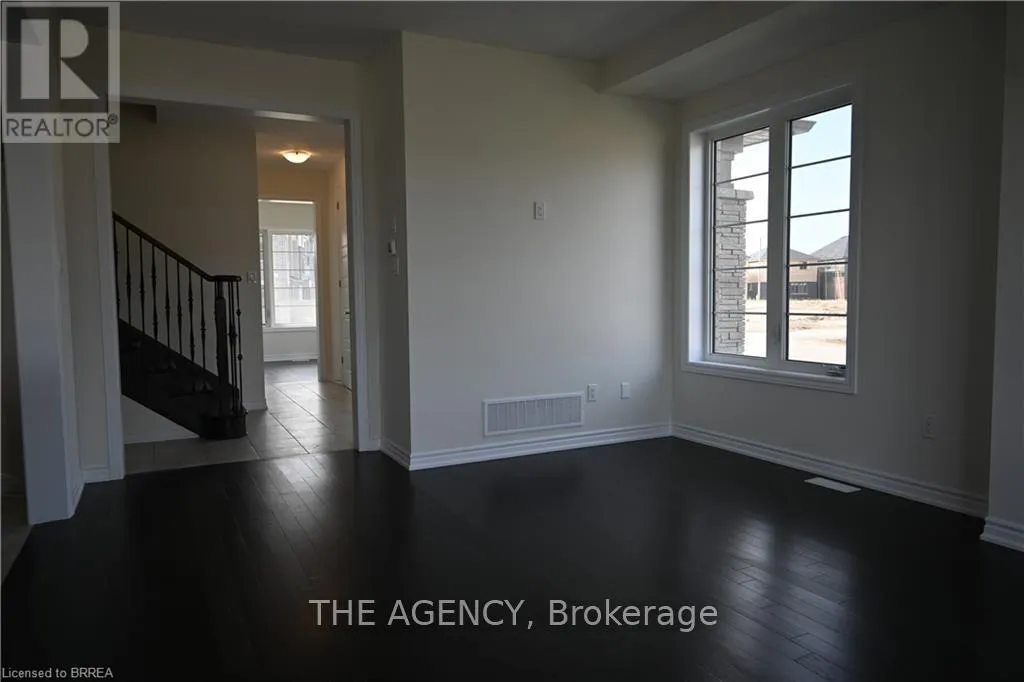 1 BEE CRESCENT