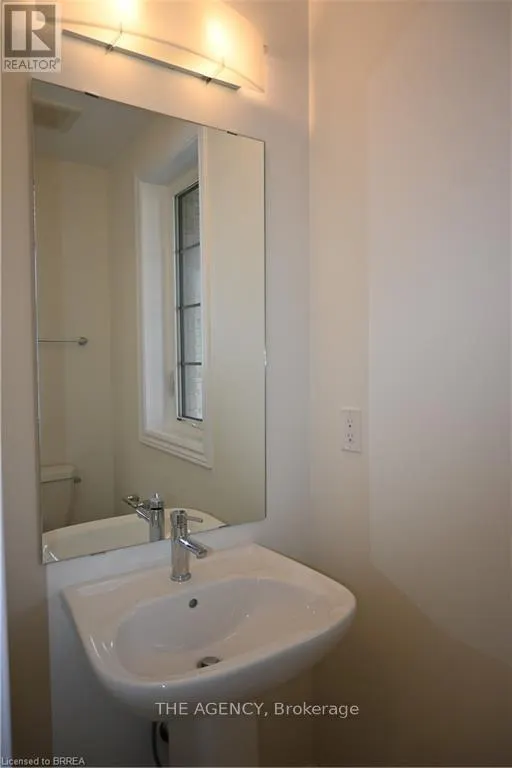 1 BEE CRESCENT