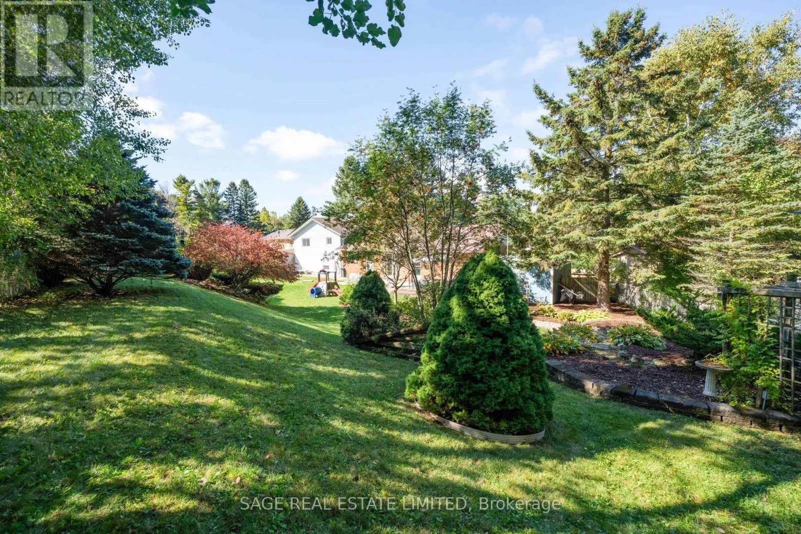 41 DOUGLAS CRESCENT