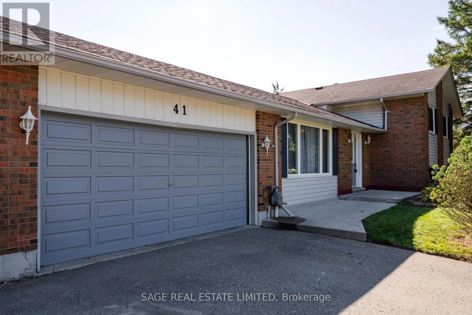 41 DOUGLAS CRESCENT