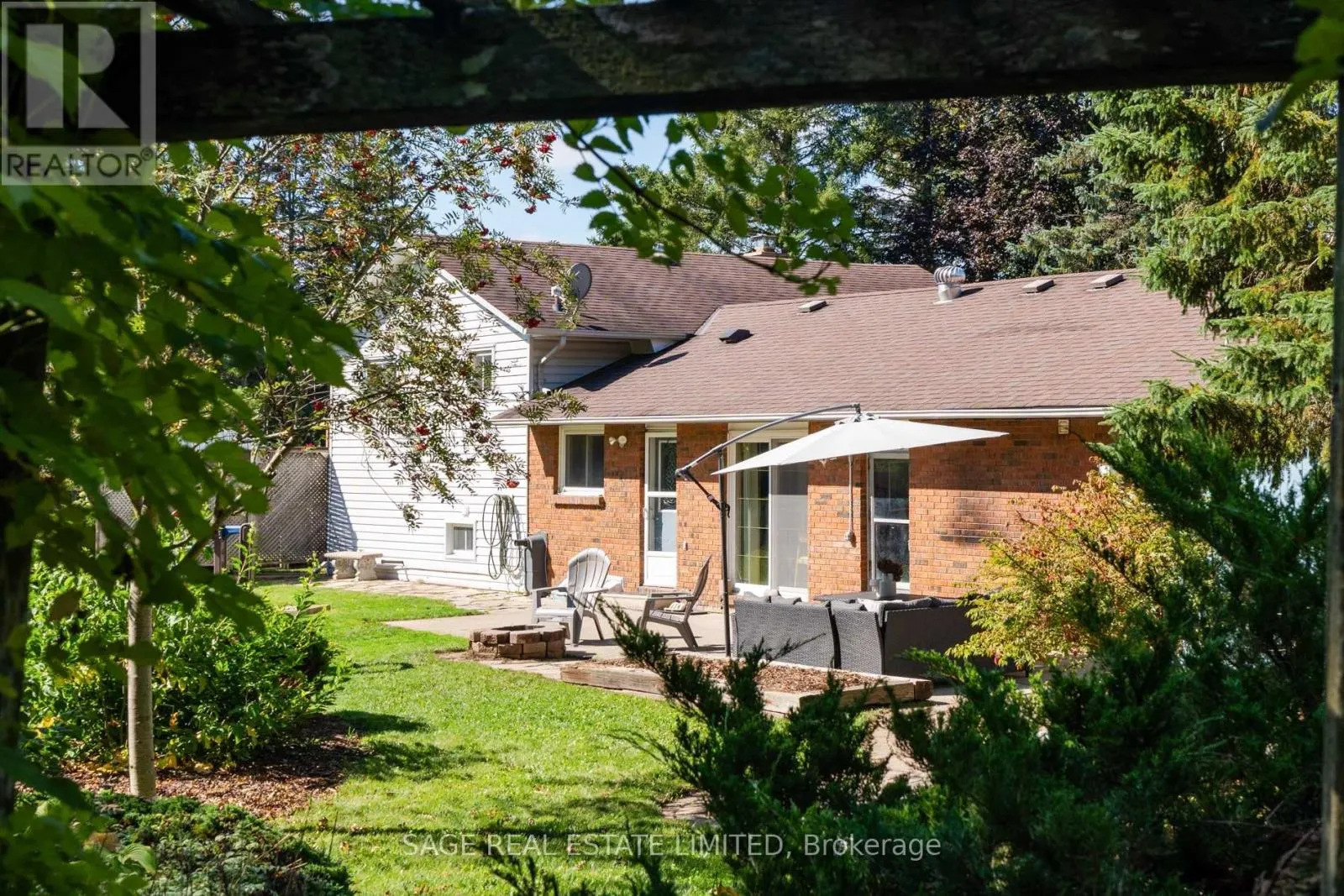 41 DOUGLAS CRESCENT