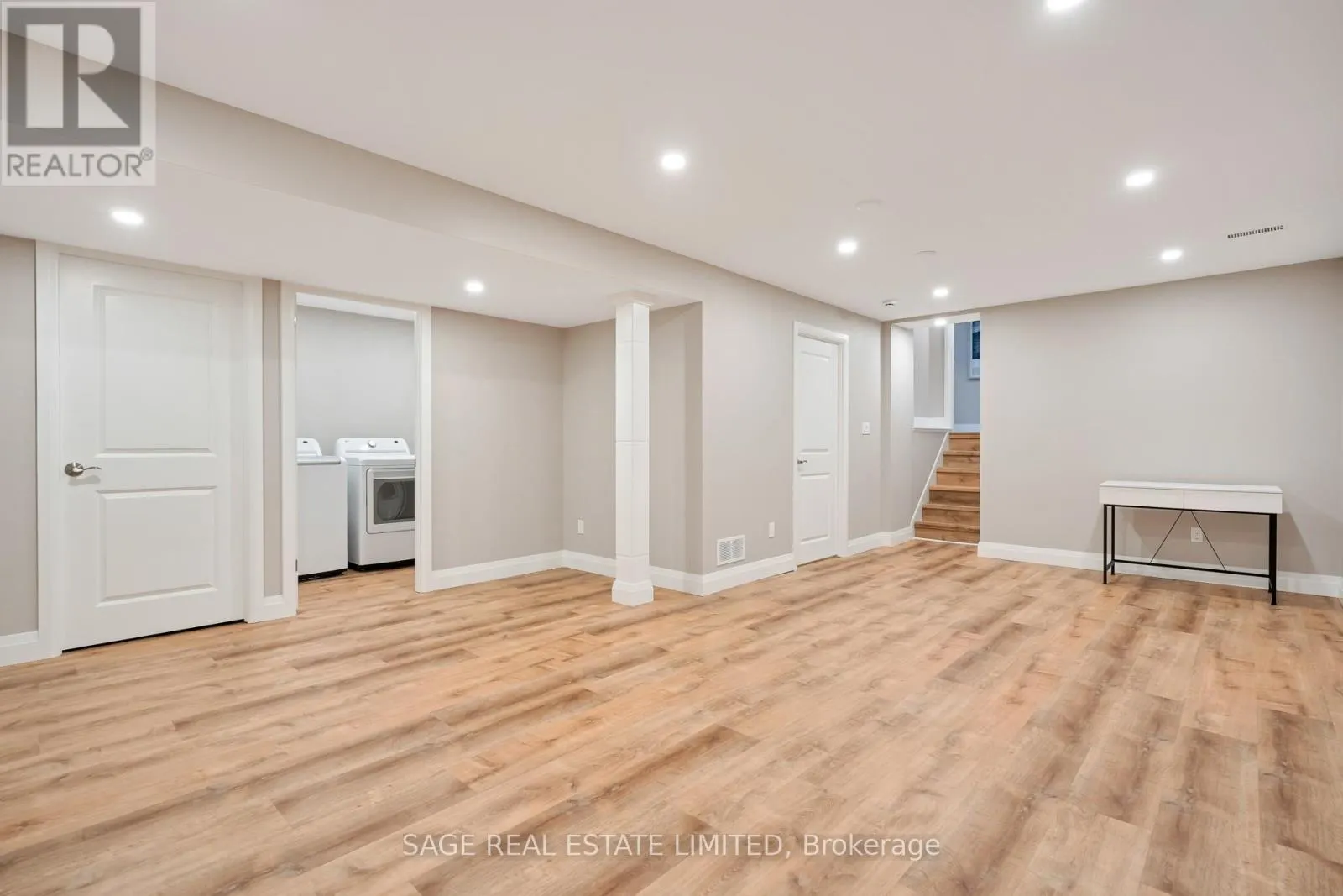 41 DOUGLAS CRESCENT