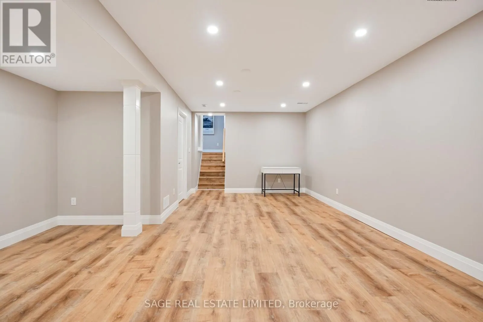 41 DOUGLAS CRESCENT