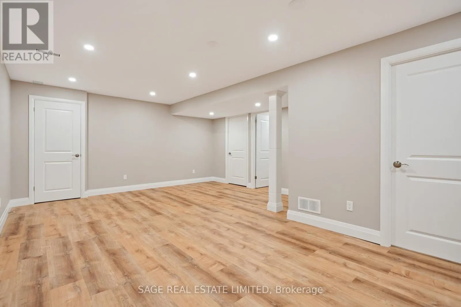41 DOUGLAS CRESCENT