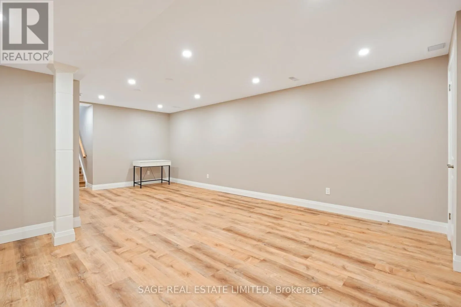41 DOUGLAS CRESCENT