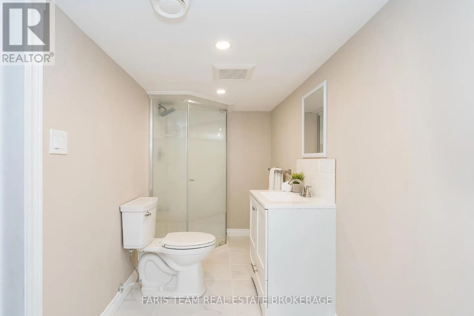 15 LANKIN AVENUE