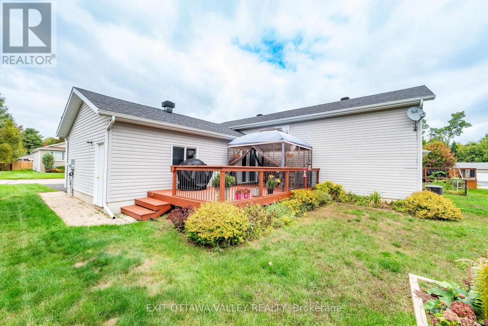 8 COCKCROFT CRESCENT