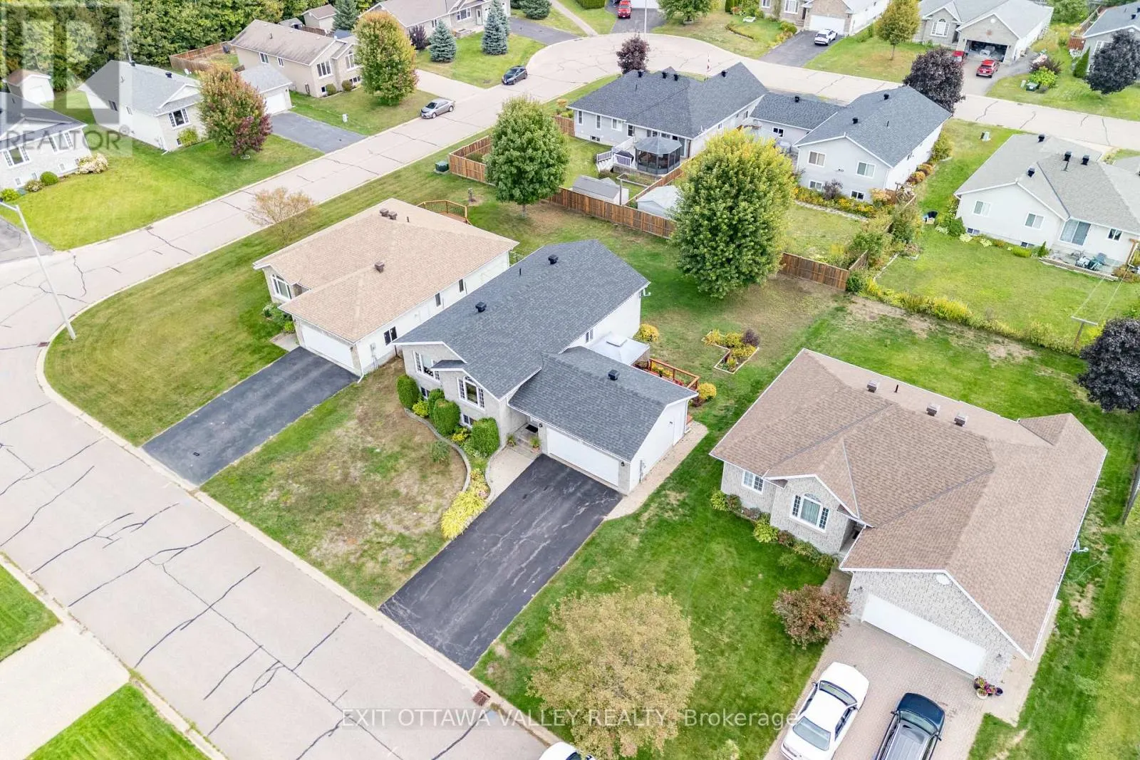8 COCKCROFT CRESCENT