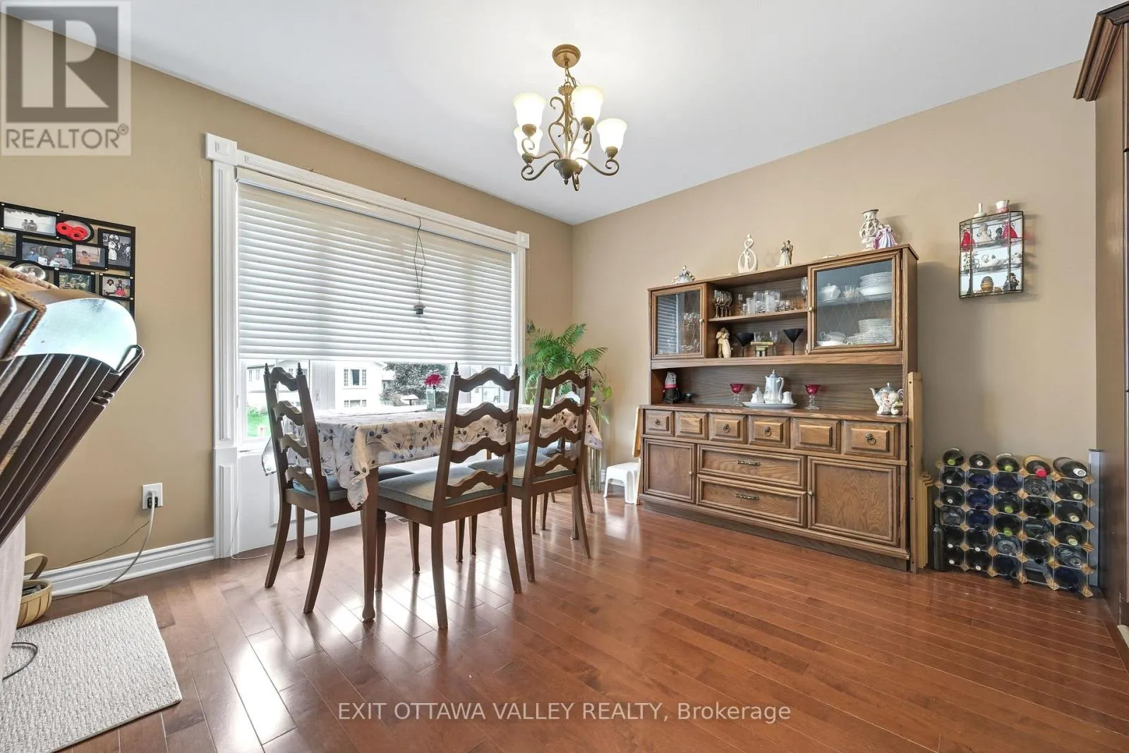 8 COCKCROFT CRESCENT