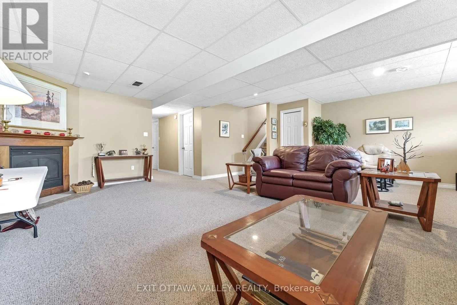 8 COCKCROFT CRESCENT
