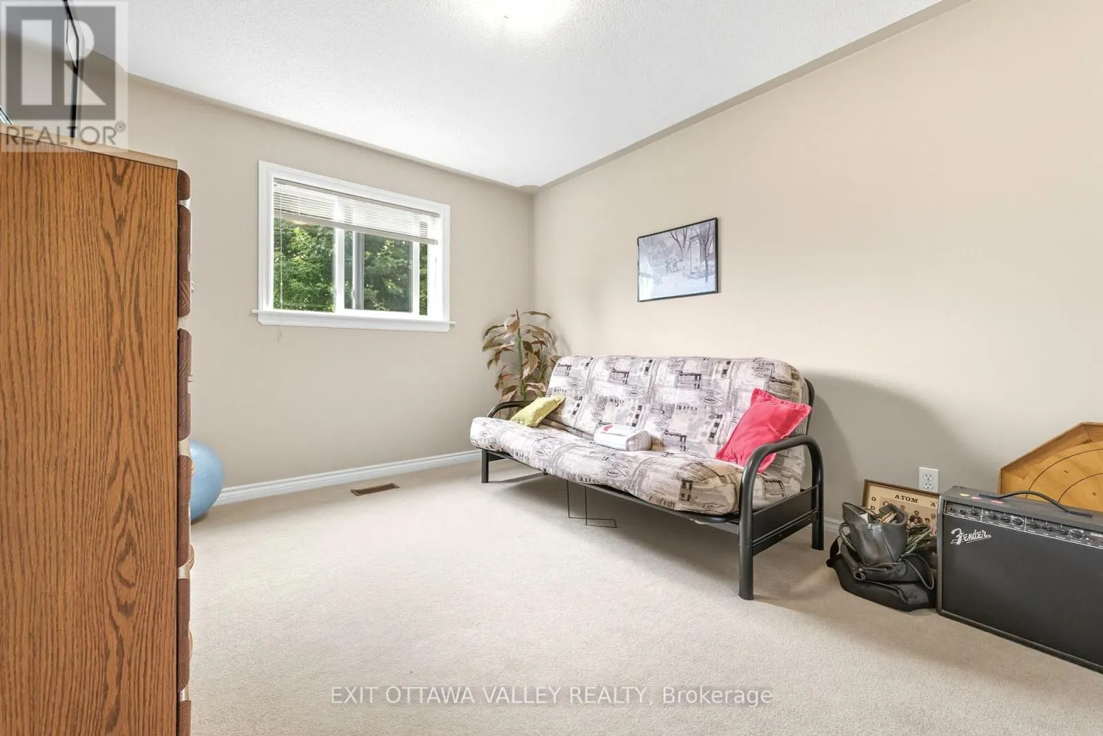 8 COCKCROFT CRESCENT