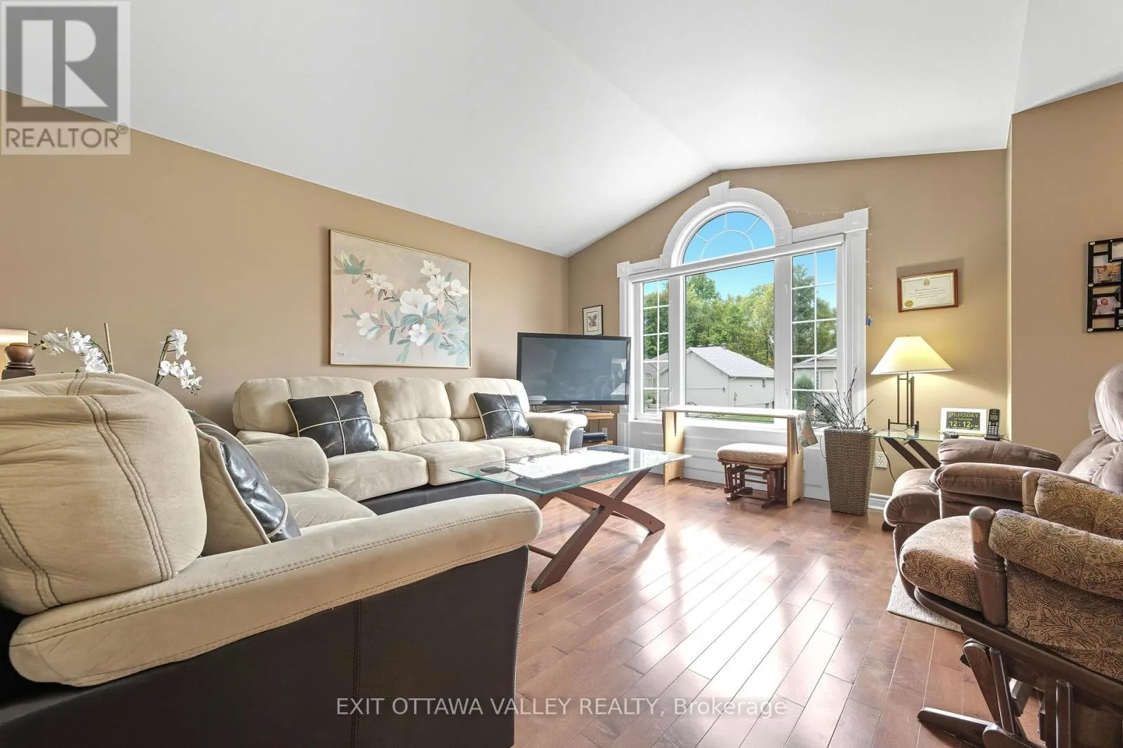 8 COCKCROFT CRESCENT