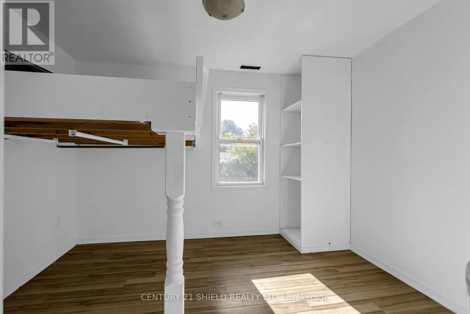 1606 PITT STREET