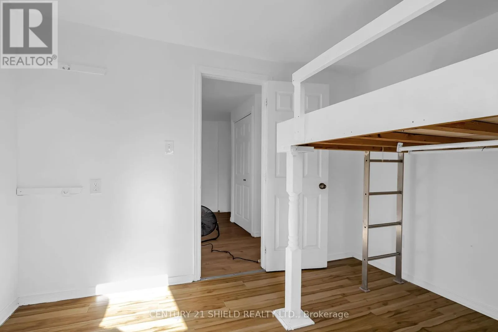 1606 PITT STREET