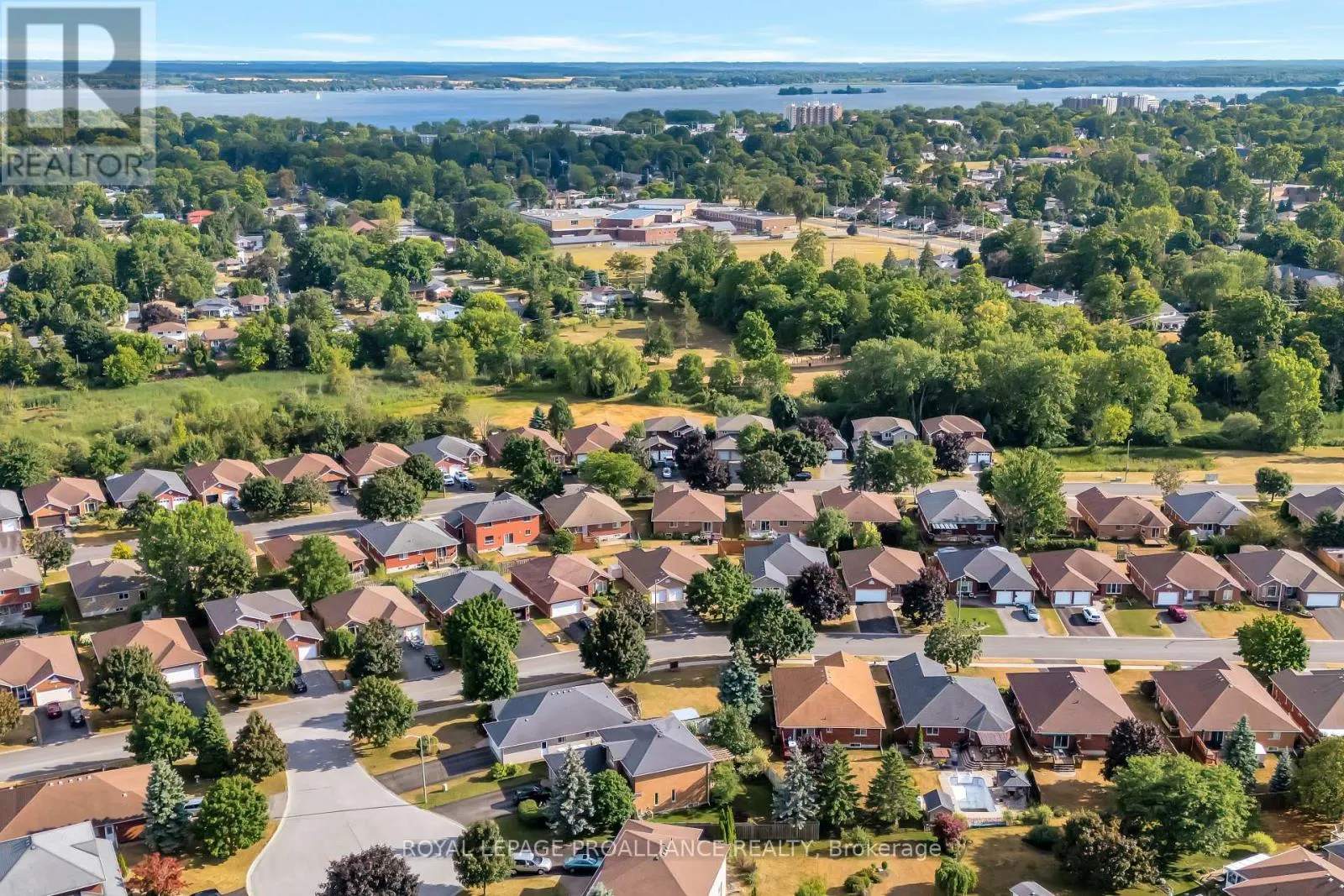 36 OAK RIDGE BOULEVARD